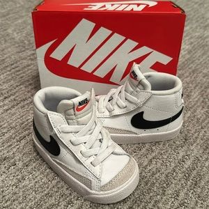 Nike Kids White and Black Sneakers
